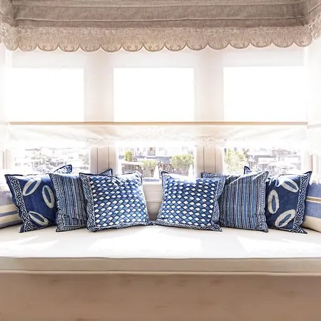 Agrovela מלון 2*